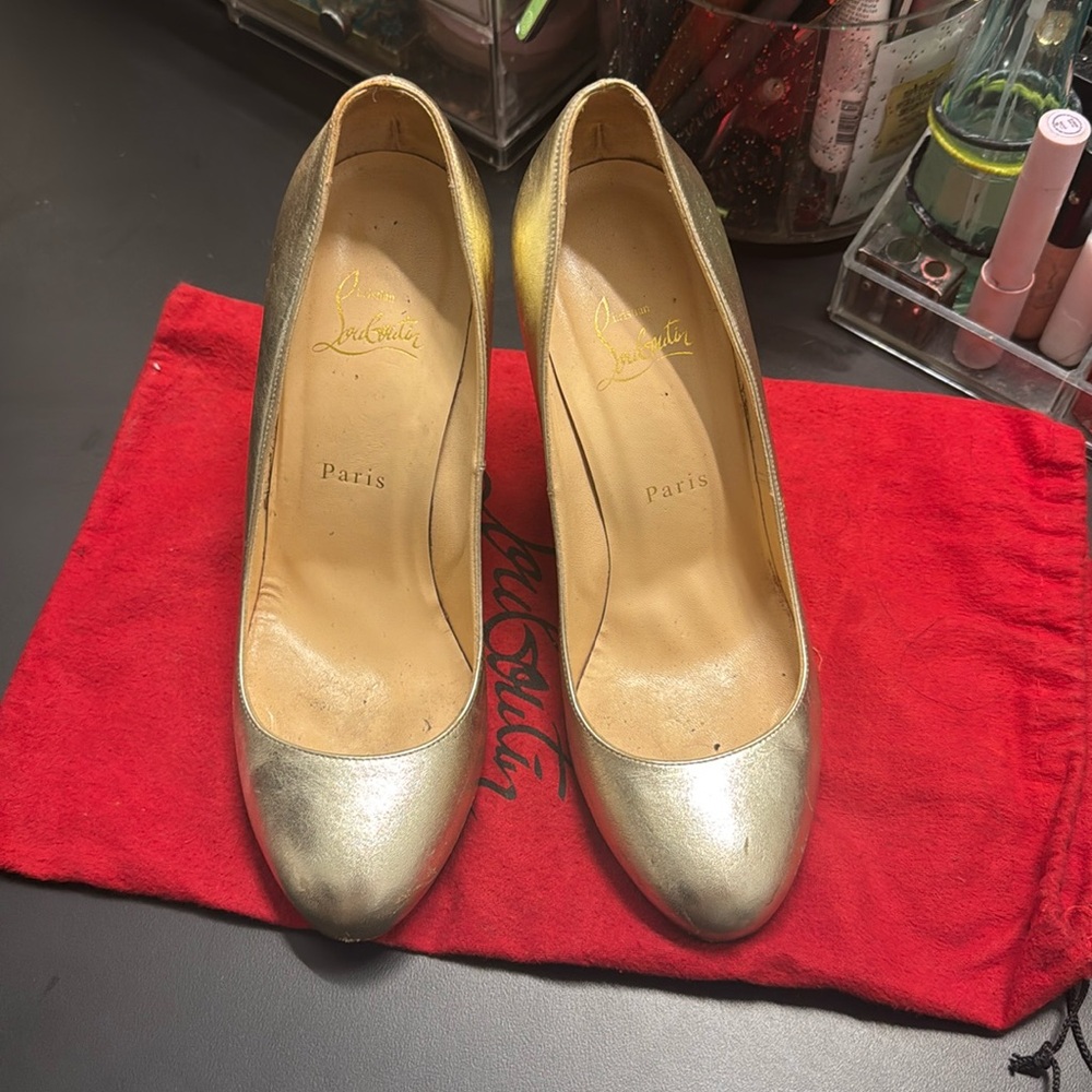 Simple pump fits a size 8